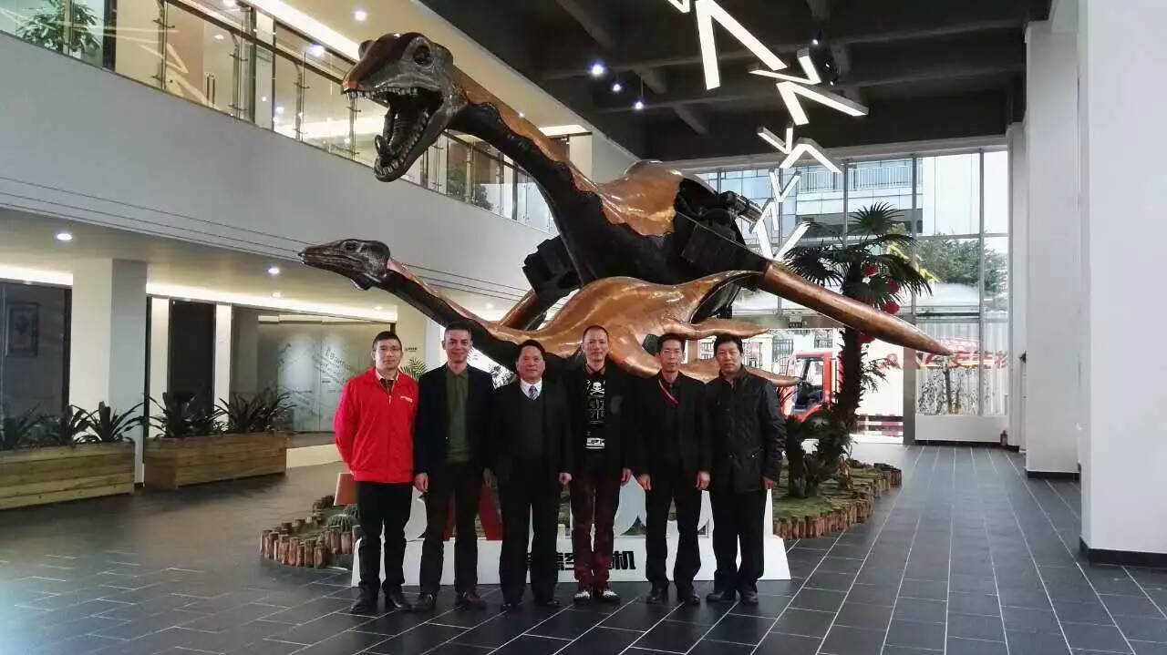 東鵬控股董事長、佛山市梅州商會會長何新明蒞臨葆德控股集團參觀考察